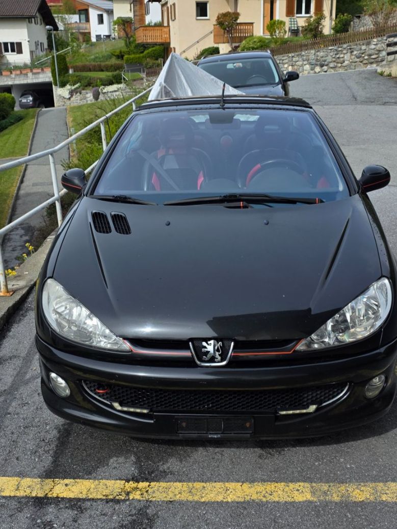 Peugeot Autos: Peugeot 206 cc /ohne MFK/ Export bastler oder teile – D'occasion à Scuol par Ebben_M75 1