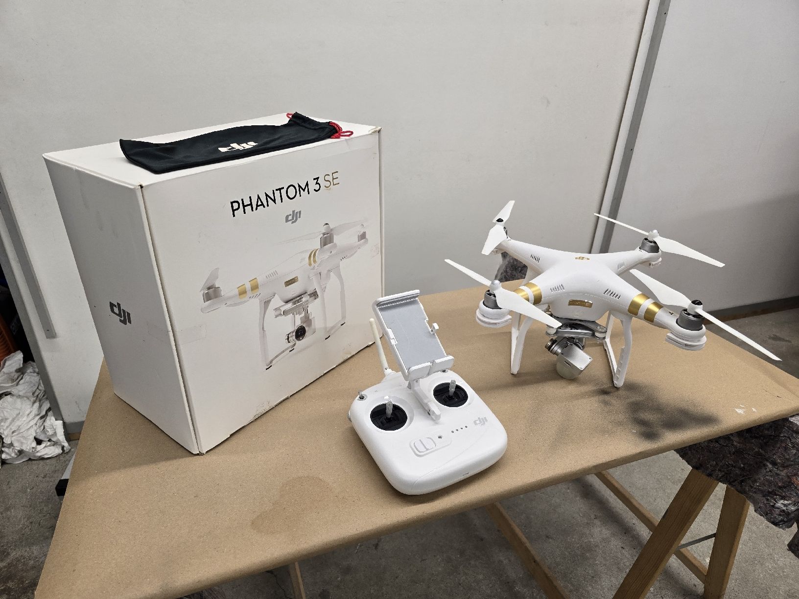 DJI Modellismo RC: DJI Phantom 3 SE - Drone en parfait état de marche ! – Usato da Aigle venduto da sch_wn6c