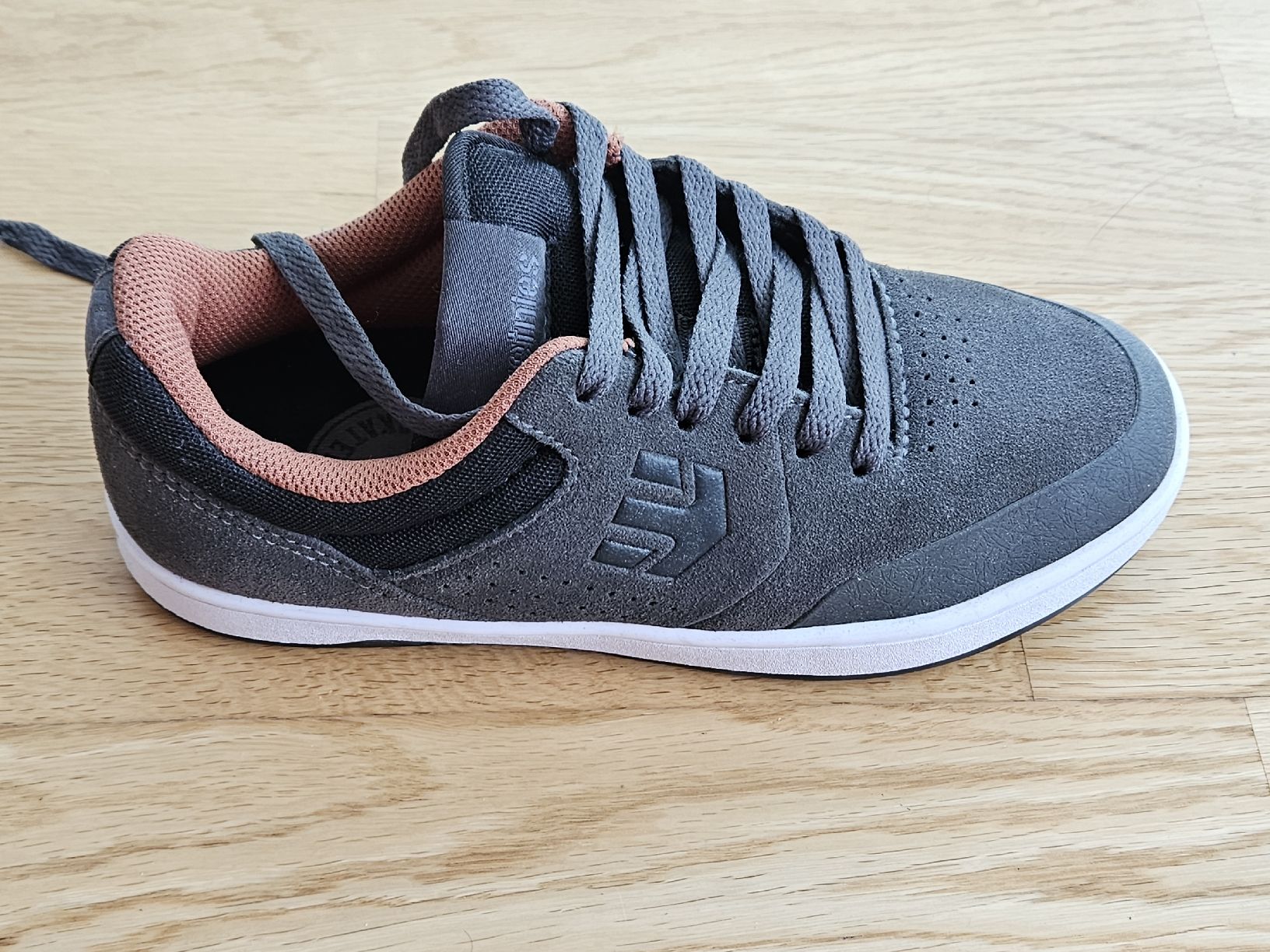 Etnies Scarpe da uomo: Etnies Schuhe Grösse 36 – Usato da Bern venduto da Sabulise 1