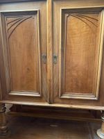 Buffet ancien en bois massif