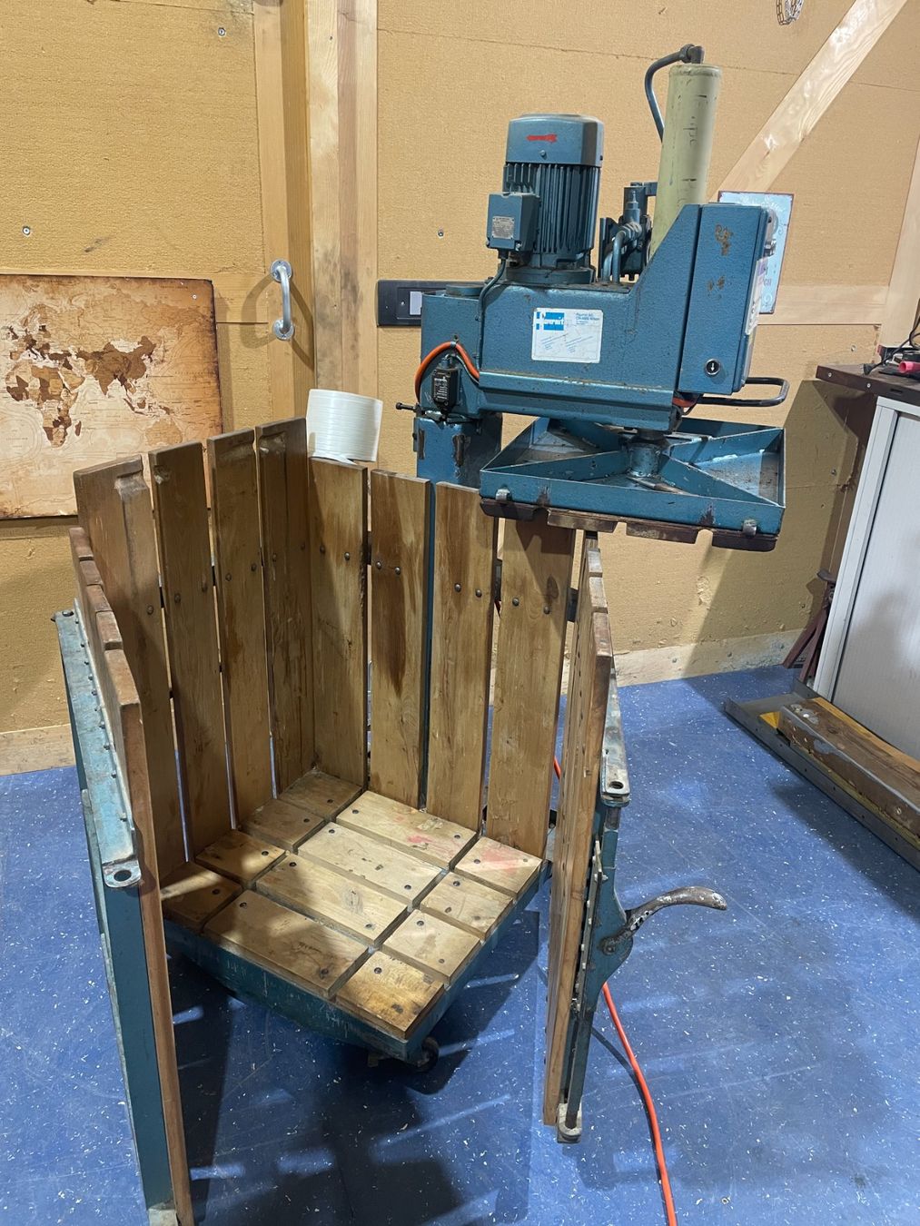 Tutte le macchine: Hydraulikpresse – Usato da Belp venduto da machrismo24 5