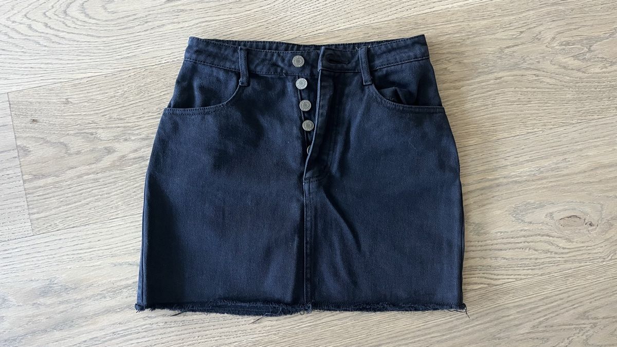 Gonne: Denim black skirt size S – Nuovo (secondo la descrizione) da Tannay venduto da EllaSF