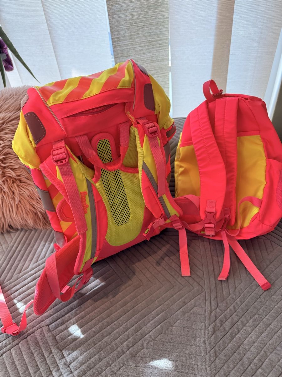 Allestimento di negozi e stand fieristici: Ergobag Schulrucksack und Passender Turnbeutel Neon – Usato da Schöftland venduto da Sweetdonkey 1