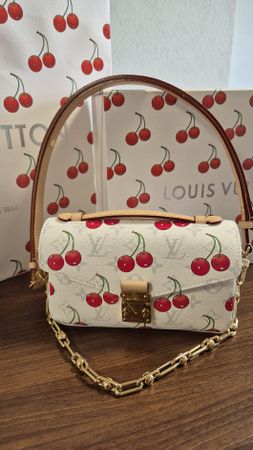 Louis Vuitton Pochette Metis East West Murakami