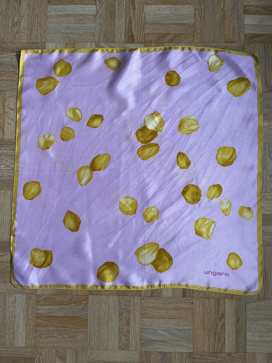 Foulards, Tücher & Schals: Ungaro Seidentuch, Made in Italy – Gebraucht aus Zürich von Kleanthy 4