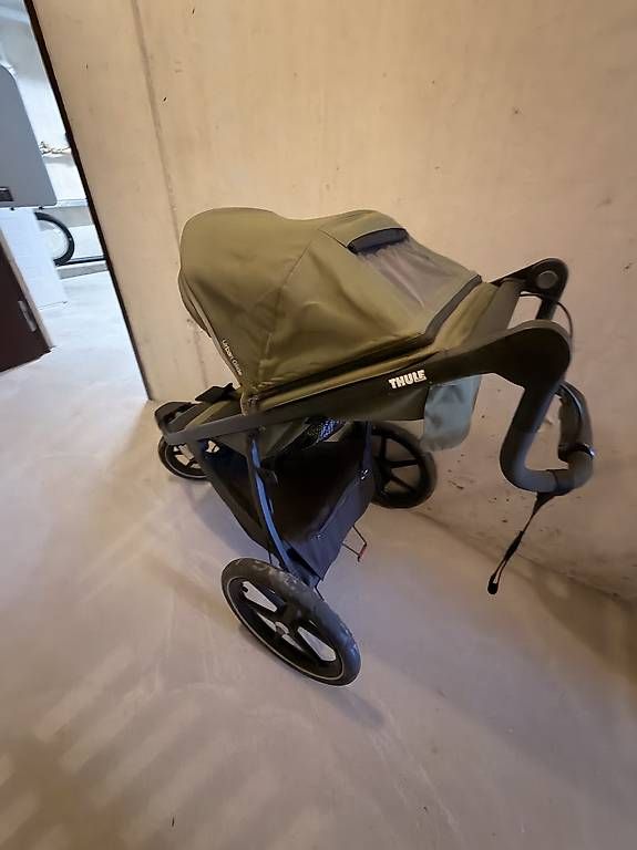 Thule Carrozzine: Thule Urban Glide 2 Cypress Green Kinderwagen – Usato da Gunzwil venduto da iy61 3