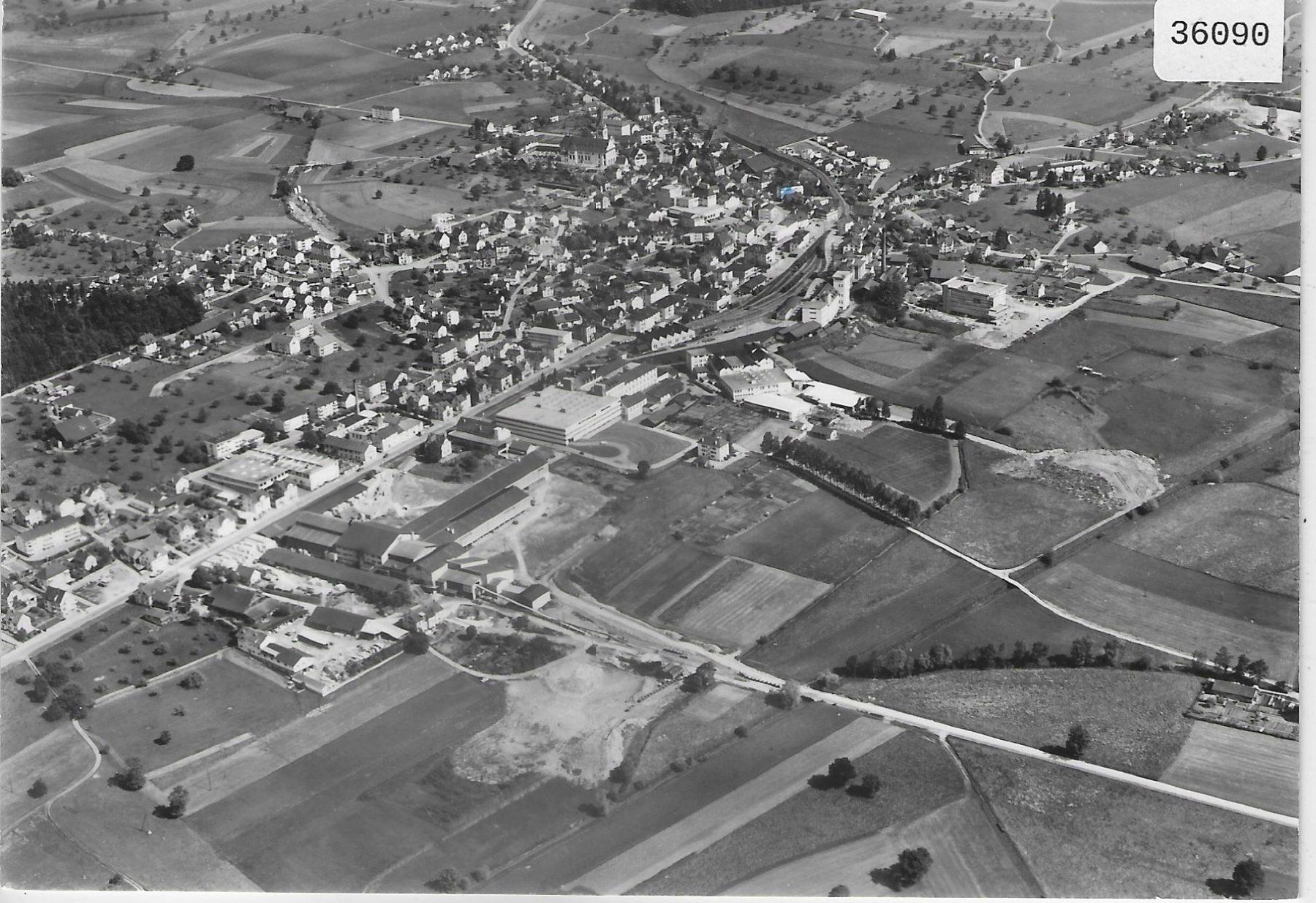 Cartoline postali: Flugaufnahme Hochdorf – Usato da Ettingen venduto da Kartenplanet