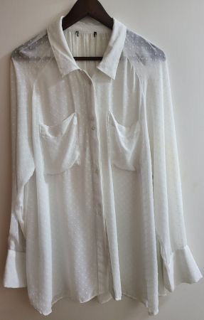 Wunderschöne Weiße Bluse mit Punktmuster