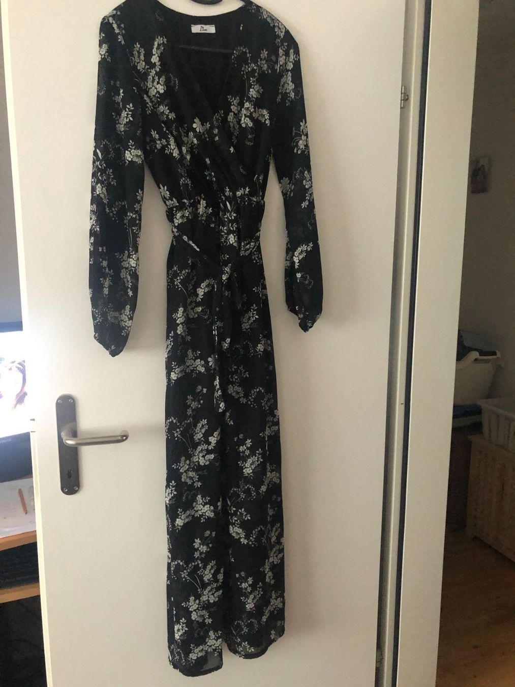 Kleider: Damen Kleid schwarz Gr. S/M – Gebraucht aus Jona von Flexer02