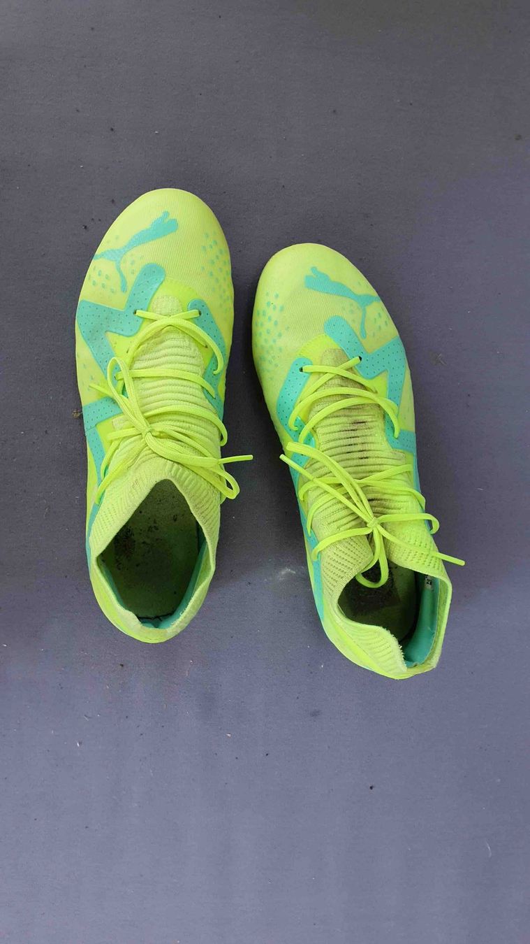Schuhe für Jungen: Fussballschuhe, Grösse 38 – Gebraucht aus Sirnach von Formalin 2