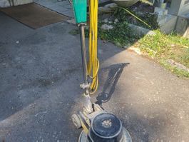 Planschleifmaschine mit diversen Tellern