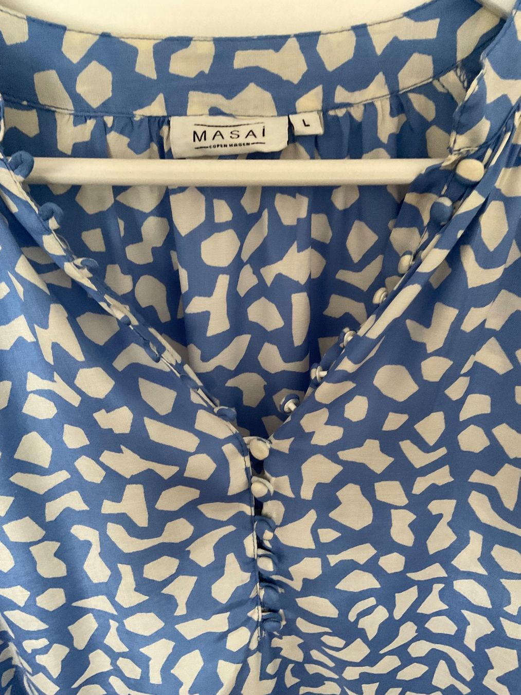 Chemisiers: MASAI oversize Bluse Gr L weiss/hellblau – D'occasion à Urdorf par alda02 2