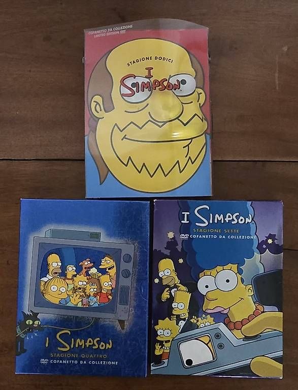 Tutti i DVDs: DVD Simpsons 3 confanetti  – Usato da Bellinzona venduto da Be.Monte