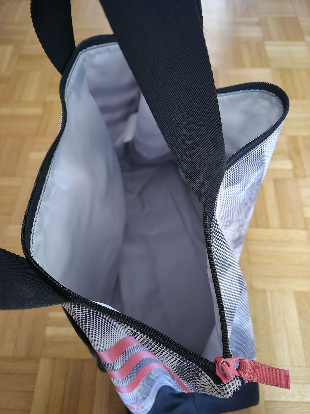 Adidas Borse: Adidas Tote Graphic Tasche – Usato da Aesch BL venduto da sar_j59l 4
