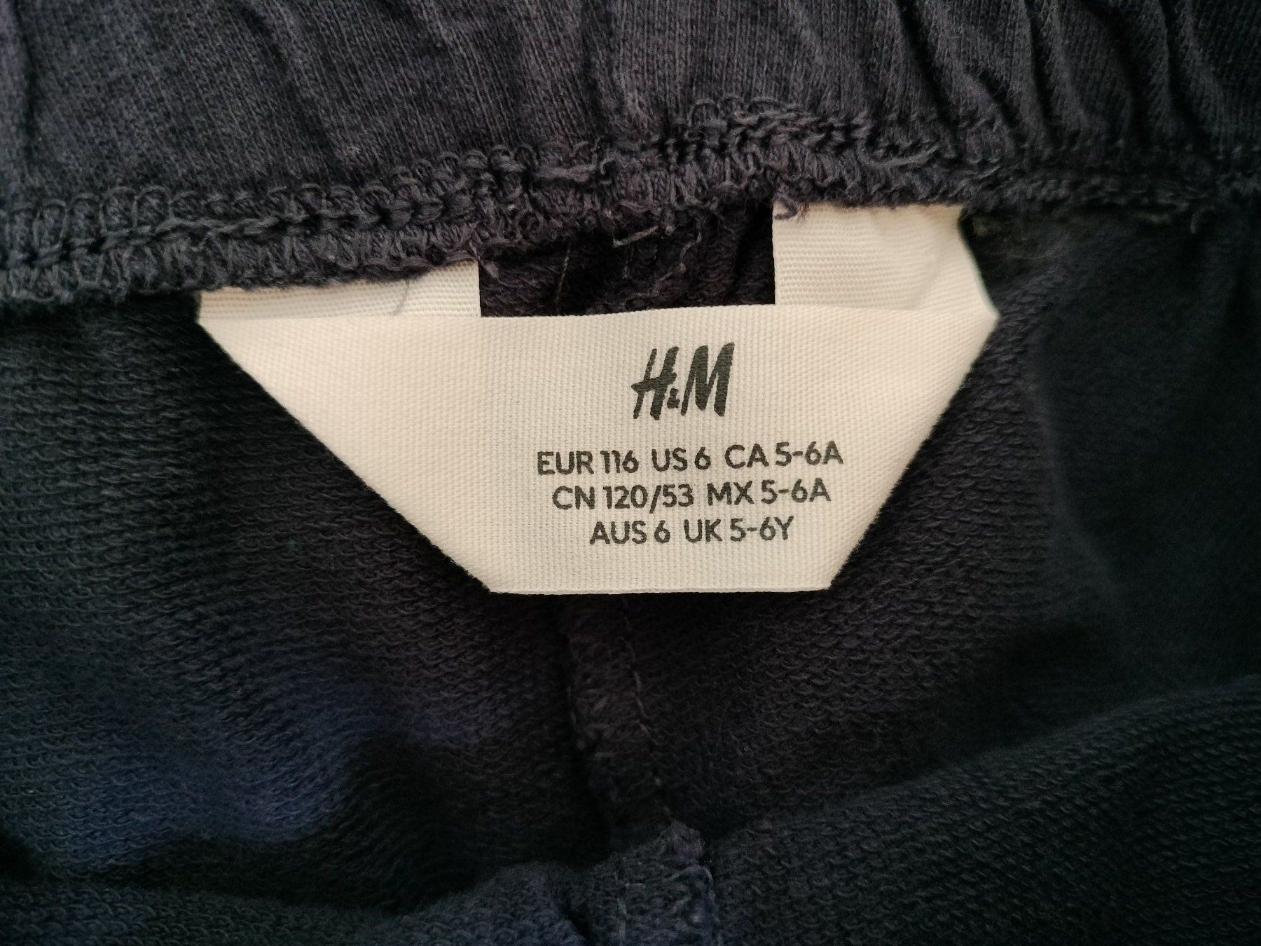 H&M Pantaloni: 3x Kurzhosen Mädchen Grösse 116 – Usato da Neftenbach venduto da TheKringel 1
