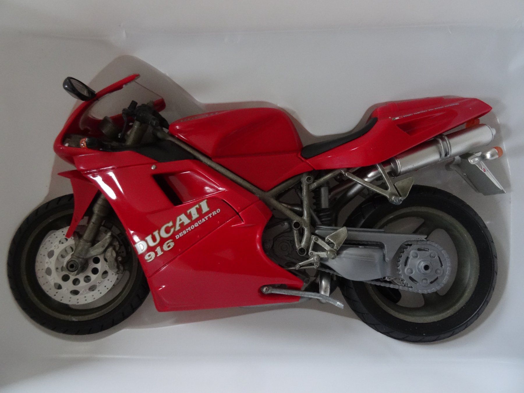 Ducati Kit di modellismo & Modellini statici: DUCATI  916 Panigale Modell – Nuovo e nell'imballaggio originale da Niederbipp venduto da mission55impossibile