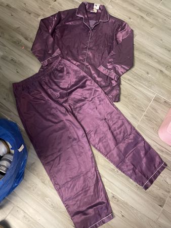 Neues Damen Pyjama Set Gr. XL/42/44Lila Neu