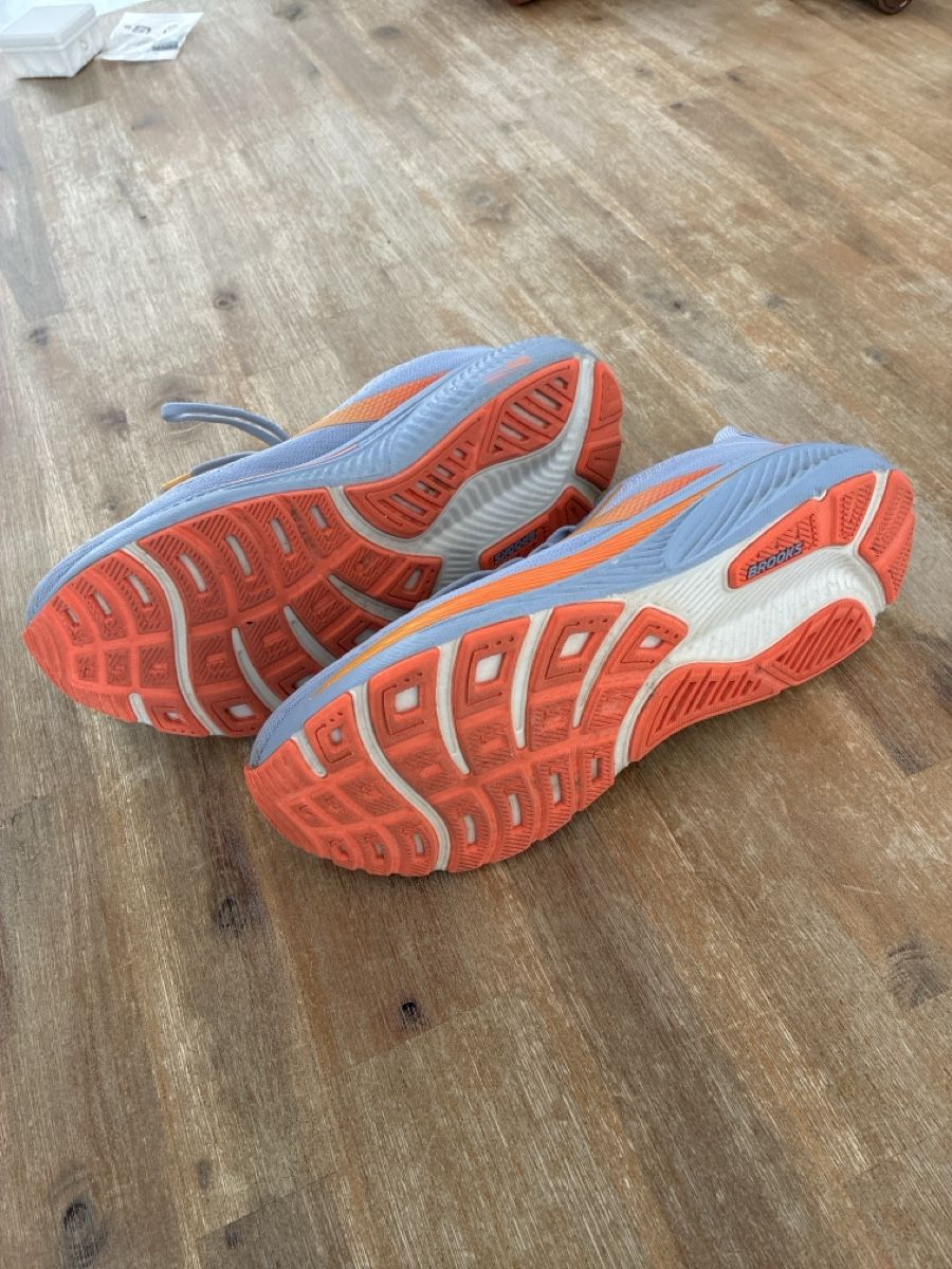 Brooks Scarpe da donna: Laufschuhe Brooks Ghost 17, kaum gebraucht – Usato da Gerlafingen venduto da Roothen 2