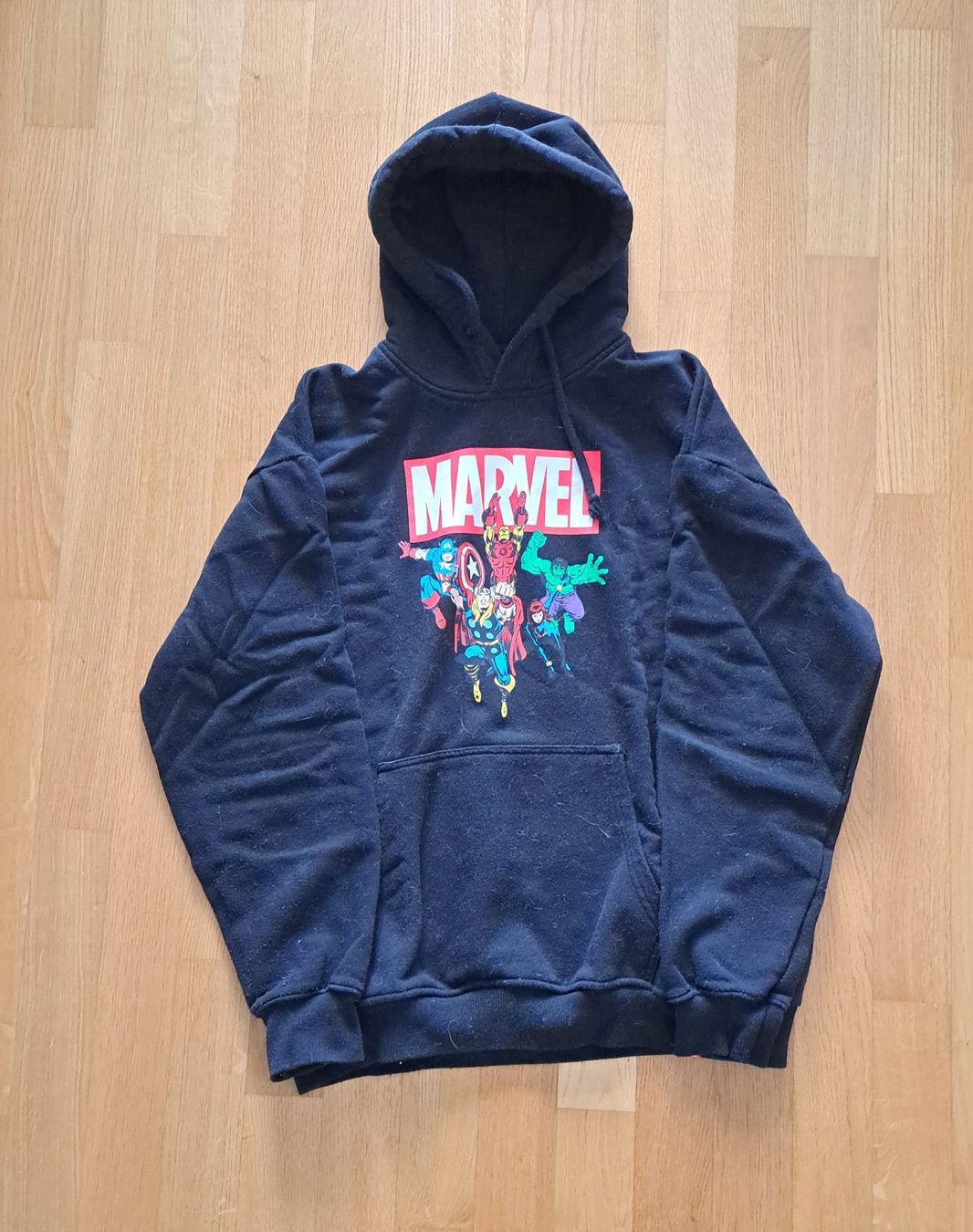Pull&Bear Maglioni & Felpe: Marvel Hoodie mit Avengers Print – Usato da Frauenfeld venduto da chi_6xhf 1