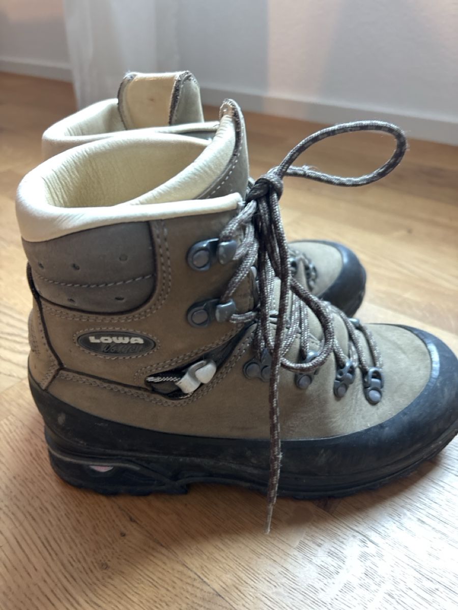 Lowa Scarpe da donna: Lowa Baffin Pro 37,5 – Usato da Oberwil BL venduto da cammers