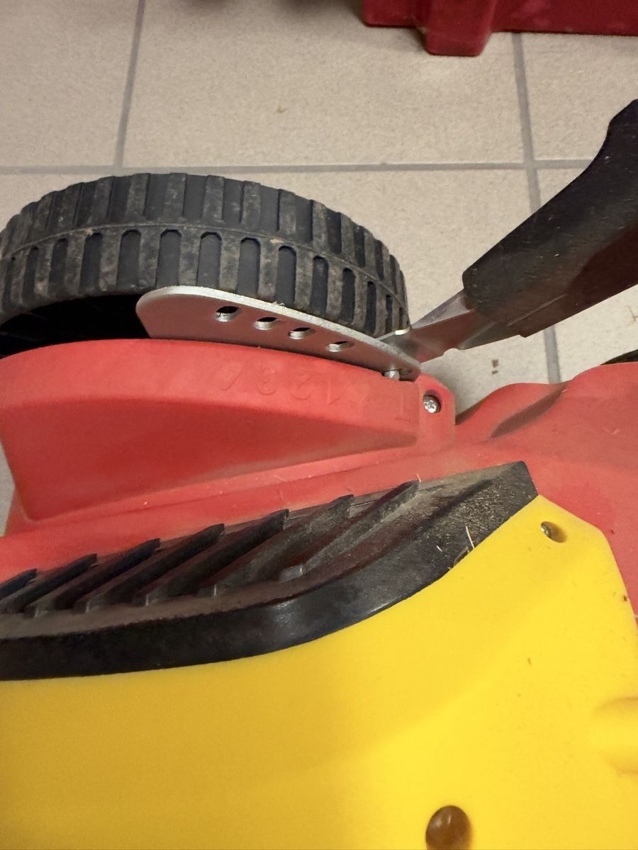 Outils Wolf Appareils de traitement du sol: Vertikutierer elektrisch  – D'occasion à Niederrohrdorf par Laax 3
