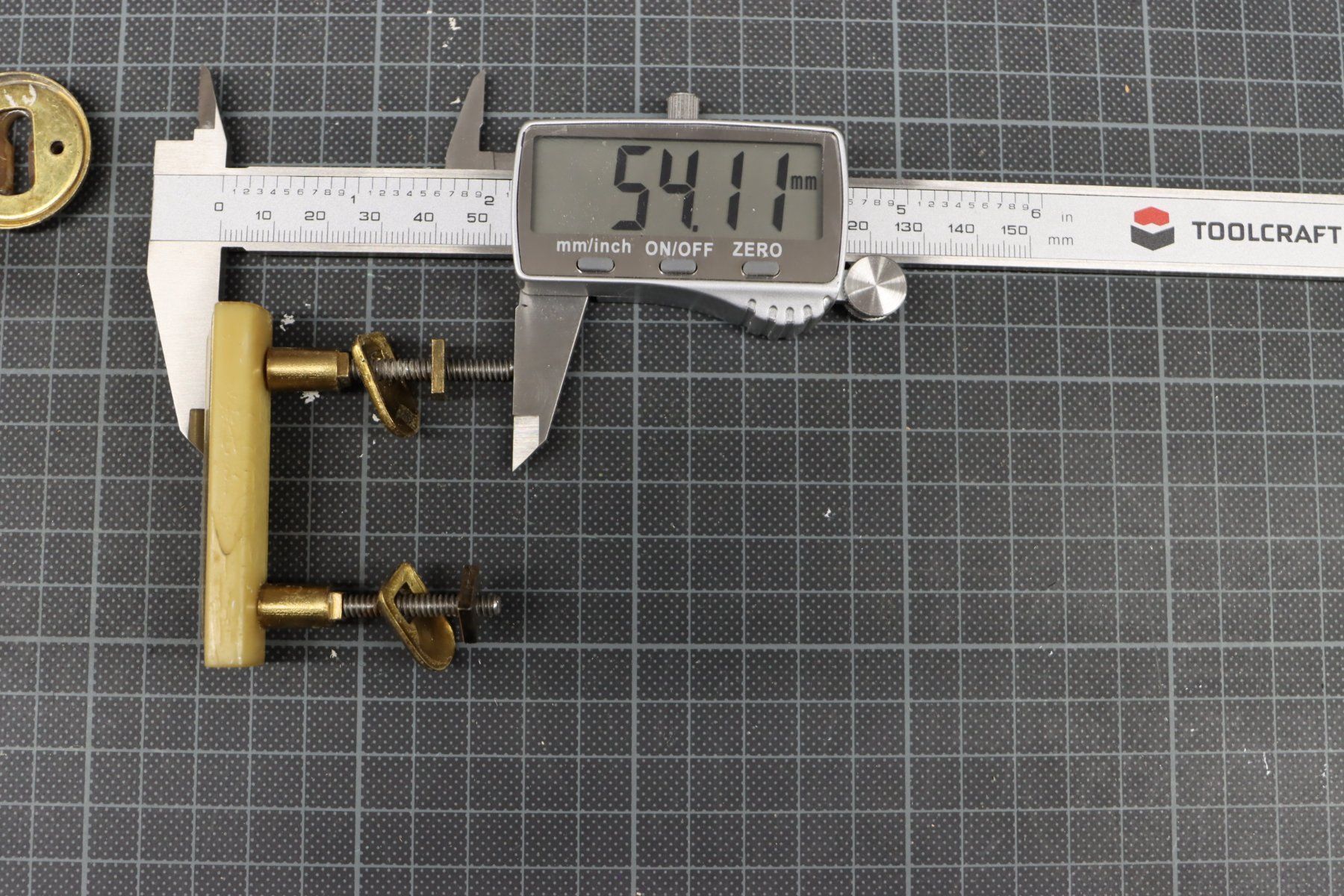 Eisenwaren: 8 teiliges Set Kommodengriffe & Schlossblenden – Gebraucht aus Emmetten von Super008 5