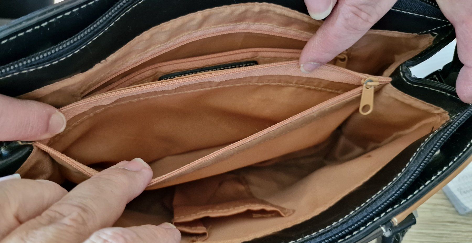 David Jones Borse da donna: Sac à main Vintage "DAVID JONES" – Usato da Genève venduto da Petit-Ange 7