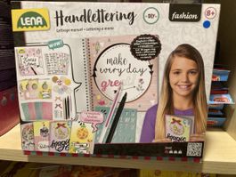 Handlettering Set von LENA (neu) statt 19.90