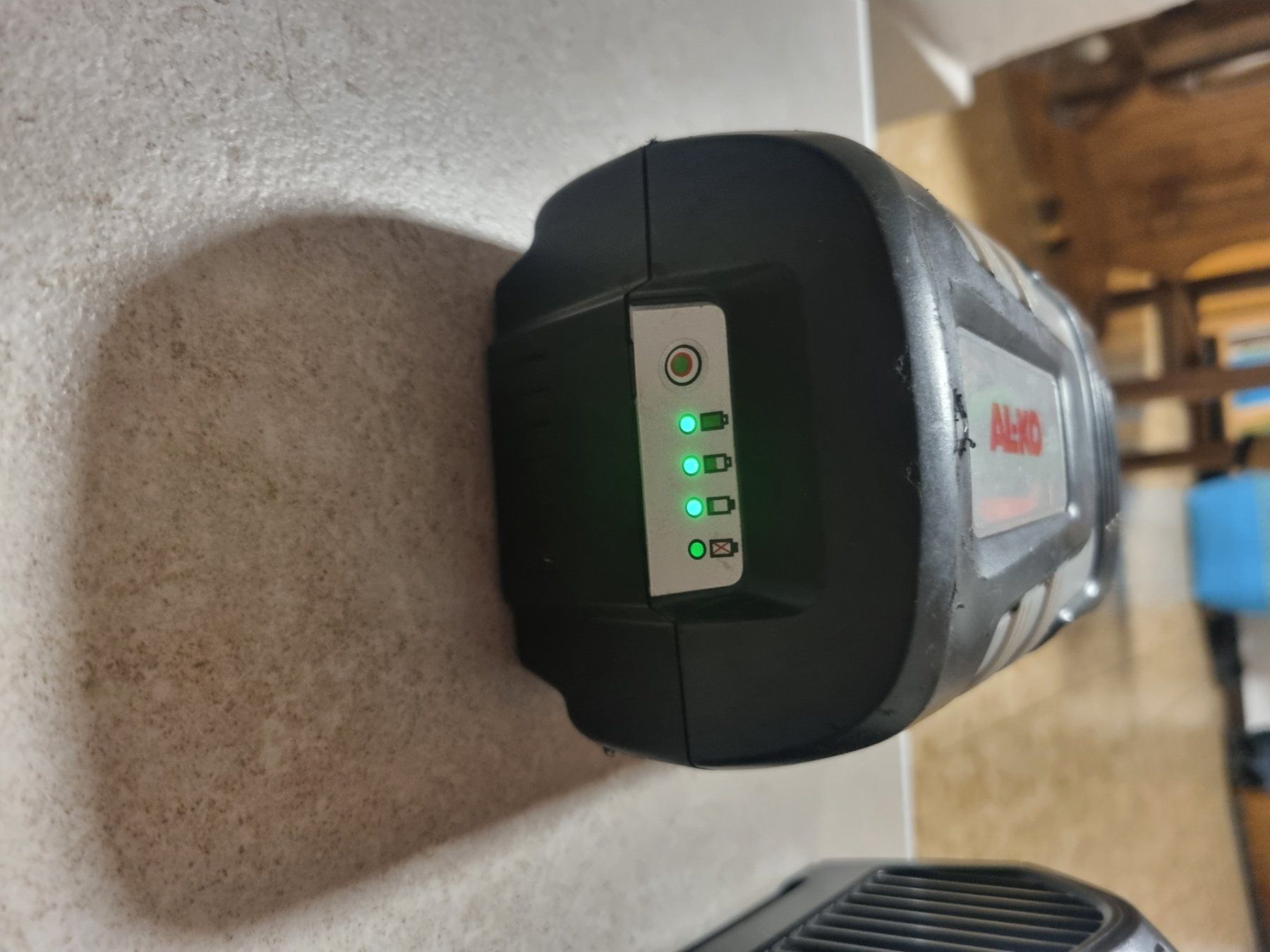 Caricatori & Batterie: Caricabatterie e batteria AL-KO 40V usati – Usato da Arogno venduto da alan_service 1