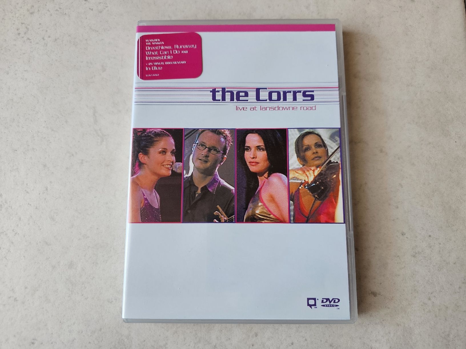 Tutti i DVDs: The Corrs  -  LIVE At Lansdowne Road – Usato da Schneisingen venduto da backstore24