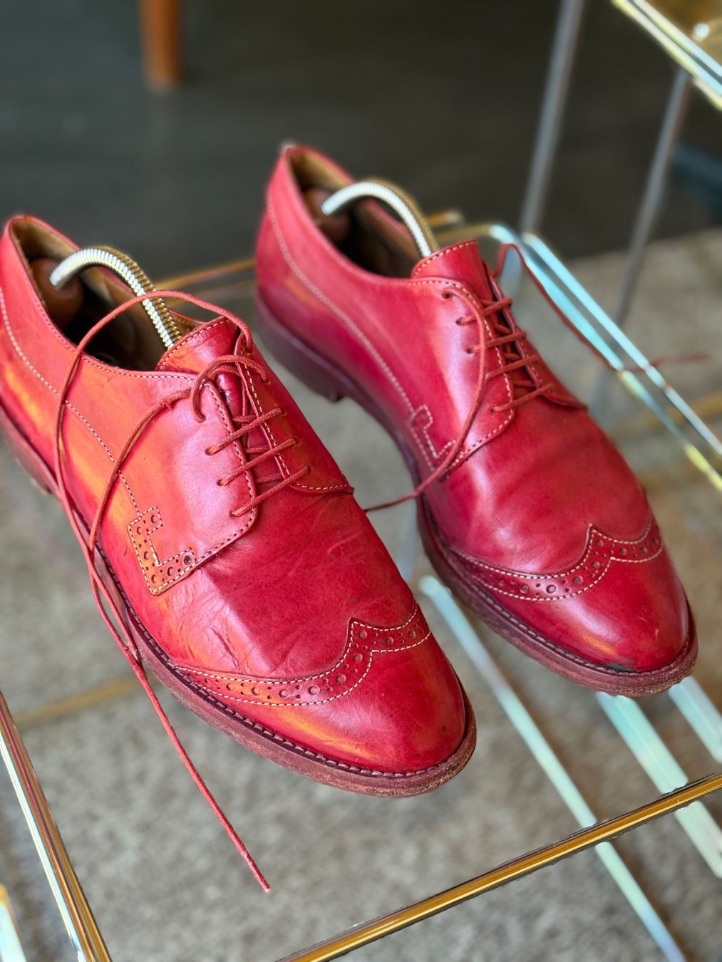 Navyboot Scarpe da uomo: Chaussures Navyboot Richelieu rouges, taille 37 – Usato da Lausanne venduto da vst8