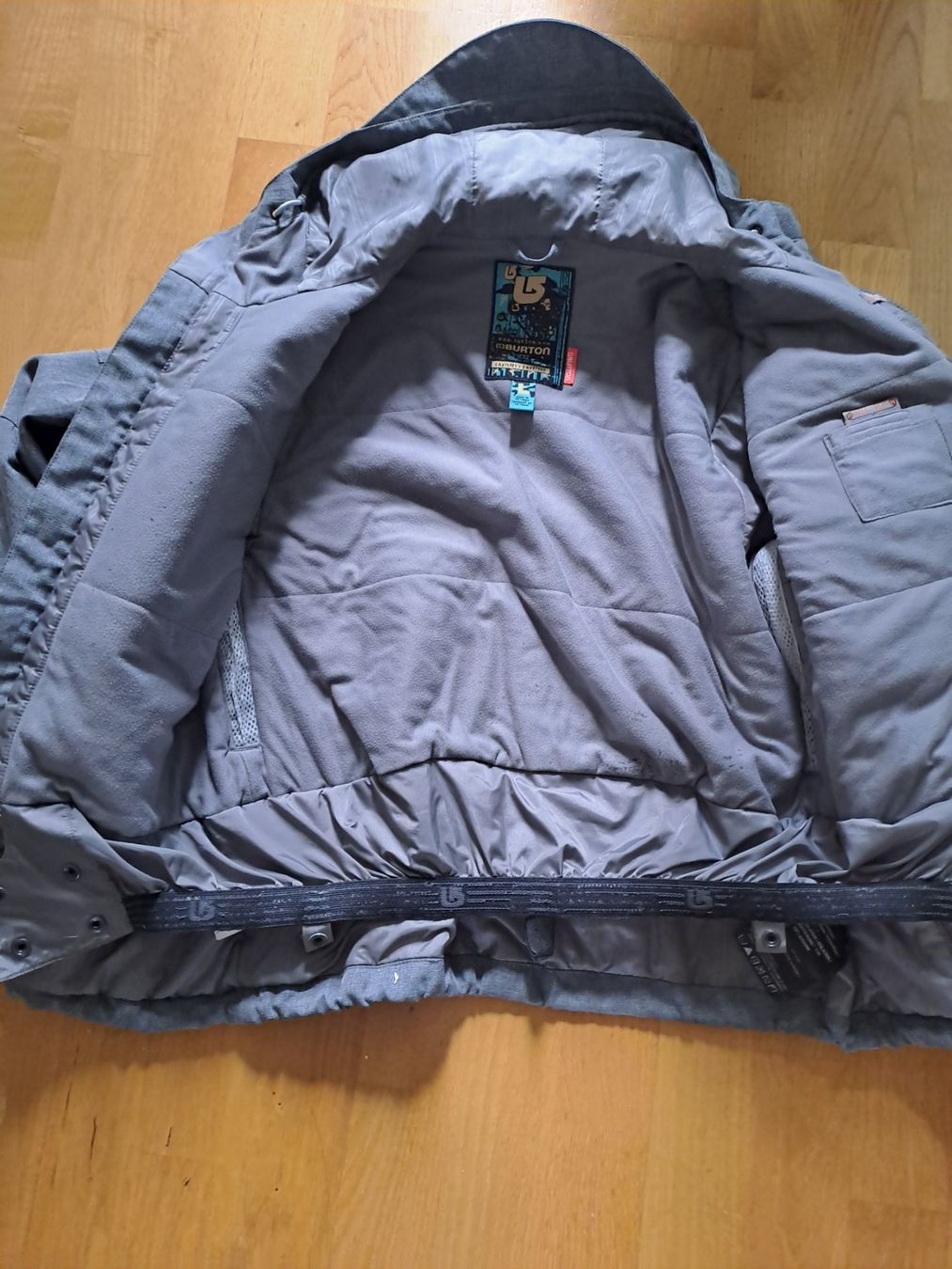 Giacche & Cappotti: Burton Winterjacke Grau, Top Zustand – Usato da Richterswil venduto da nar_7bkx 1