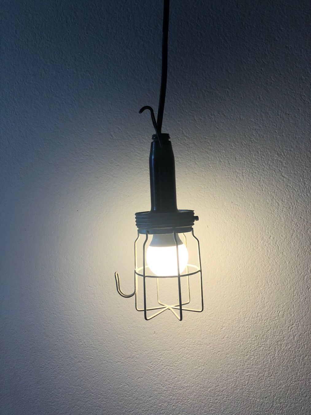Lampen: Vintage Werkstatt Lampe mit Schutzkorb – Gebraucht aus Benken ZH von Dulcinea90 2