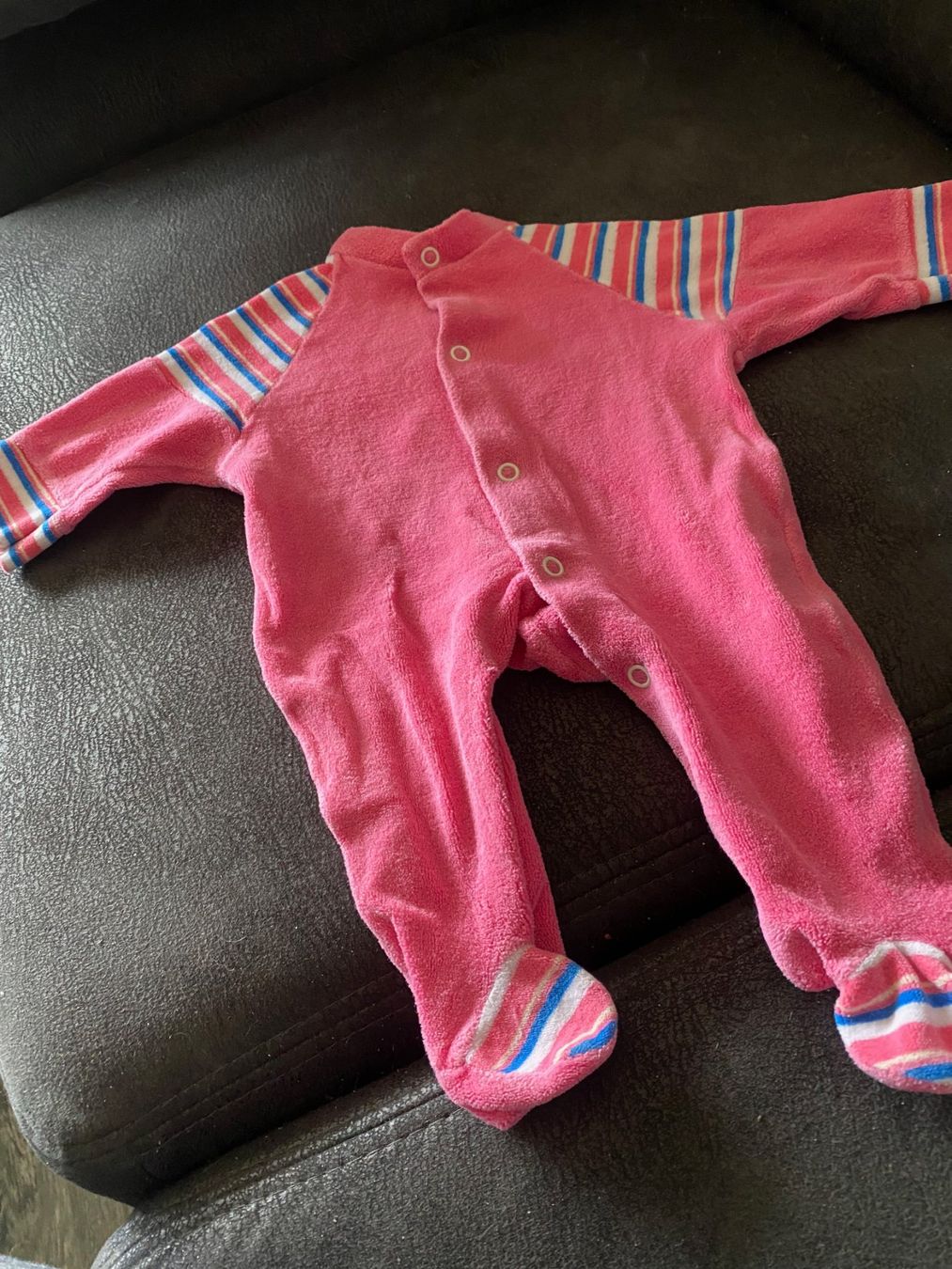Pyjamas & Ähnliches: Strampler Grösse 50/56 rosa – Gebraucht aus Allenwinden von Obalu 2