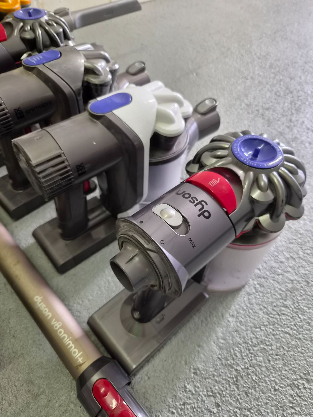 Dyson Staubsauger & Zubehör: Dyson diverse Modele – Gebraucht aus Domat Ems von tchnesa 3
