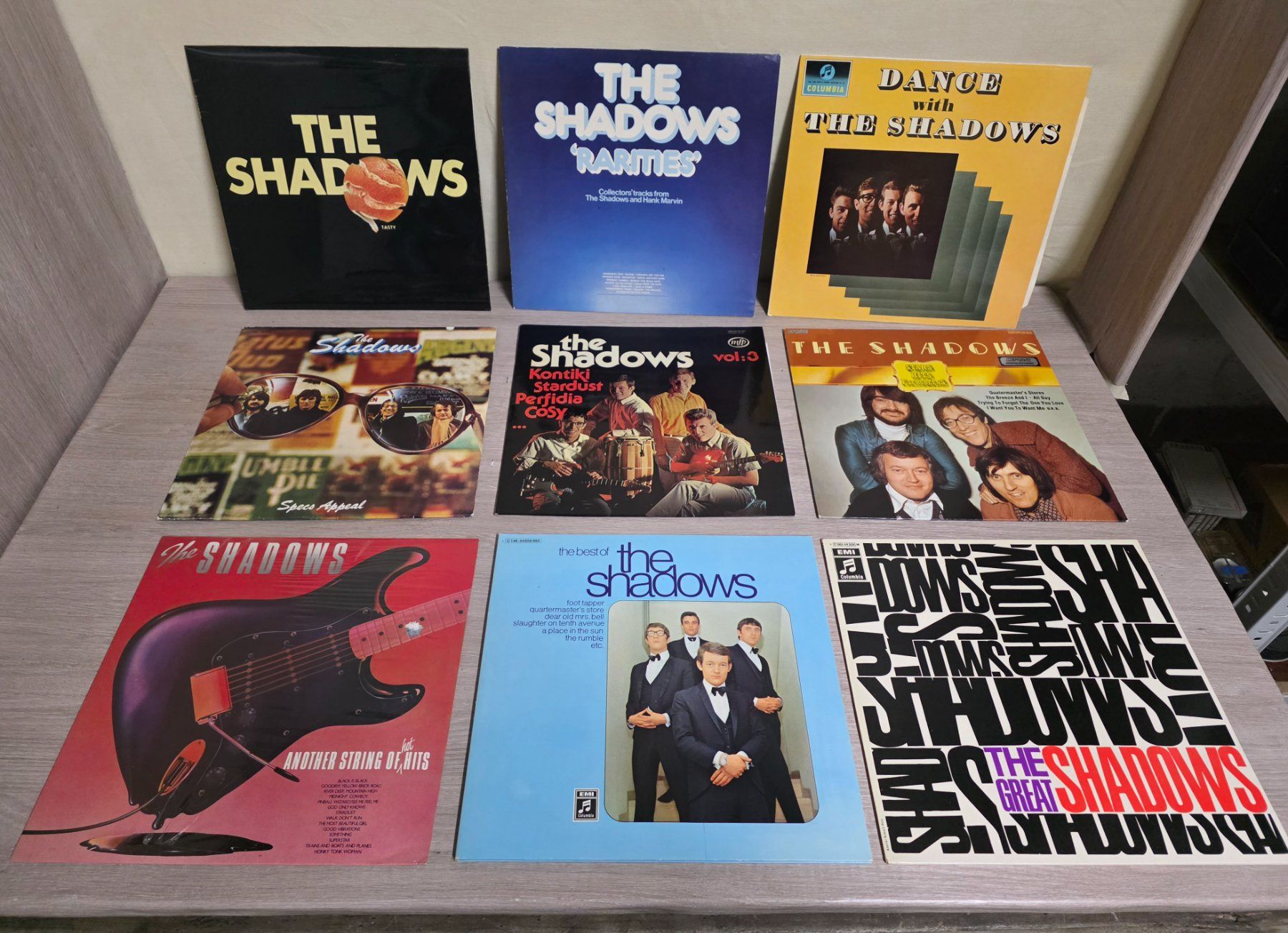 Dischi in vinile: The Shadows Sammlung 18 Stk. – Usato da Root venduto da atelier22 1