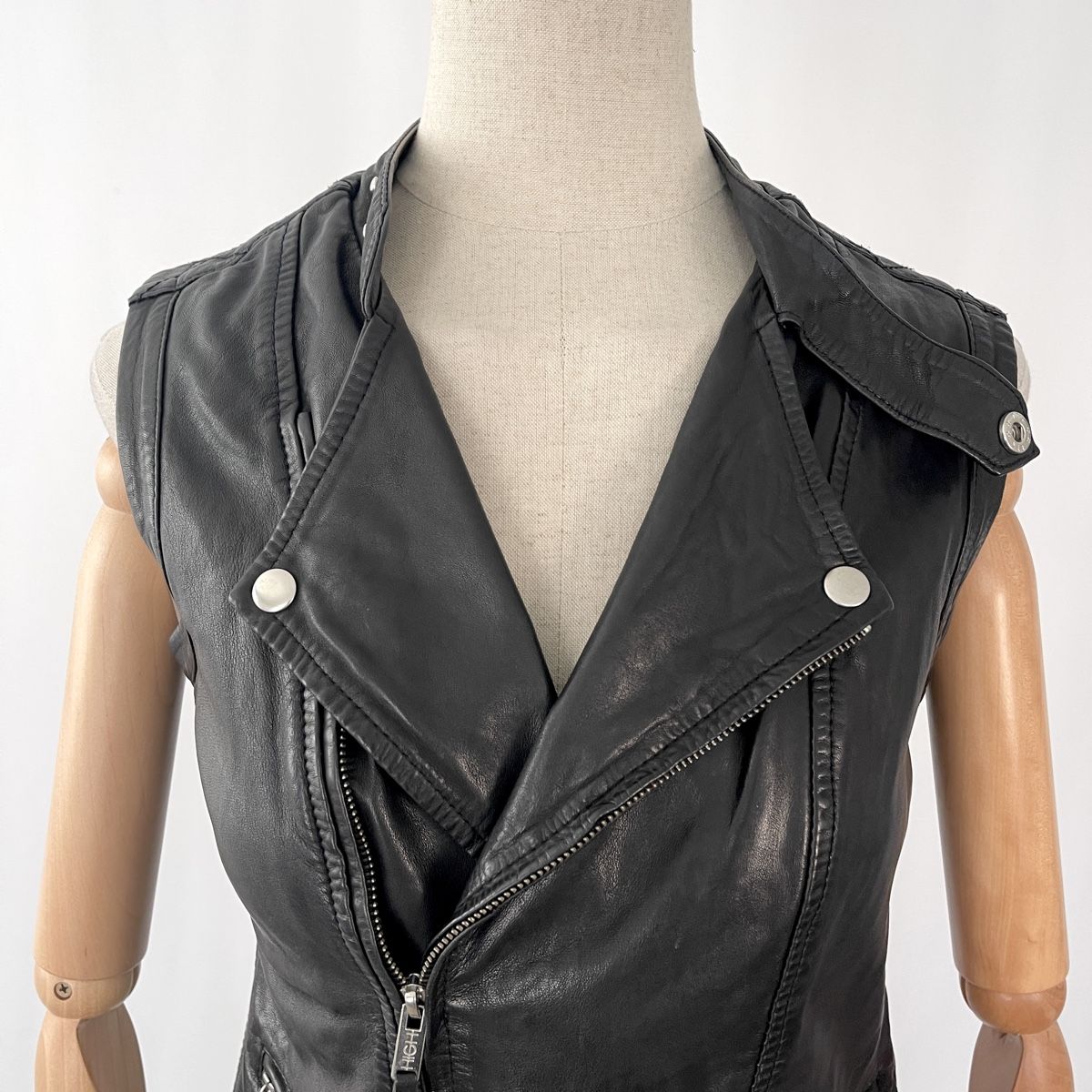 Gilet & Giacche senza maniche: HIGH Every Day Couture Leather Vest – Nuovo (secondo la descrizione) da Emmen venduto da Nightingale_2022 3
