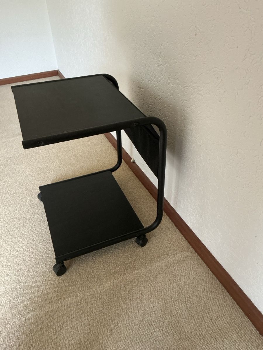 Koffer & Taschen: Kleiner Servierwagen/Rollwagen – Gebraucht aus Oberwil BL von 400_p2wn 2