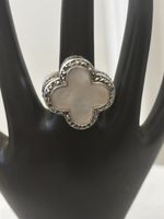 MagnifiqueBague trèfle argent et nacre véritable 