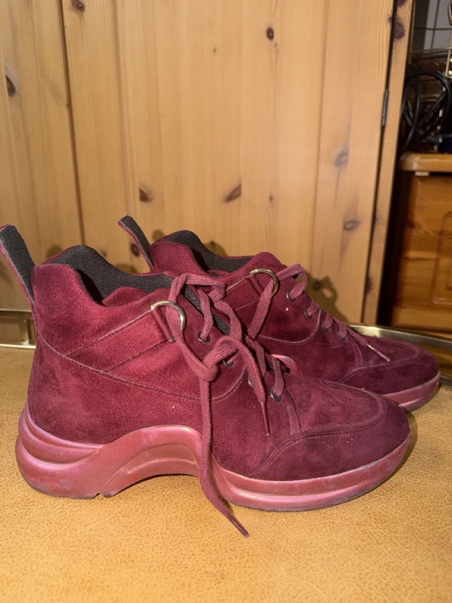 Scarpe da donna: Sneakers Bordeaux Grösse 39 – Usato da Hinwil venduto da zu_zuli