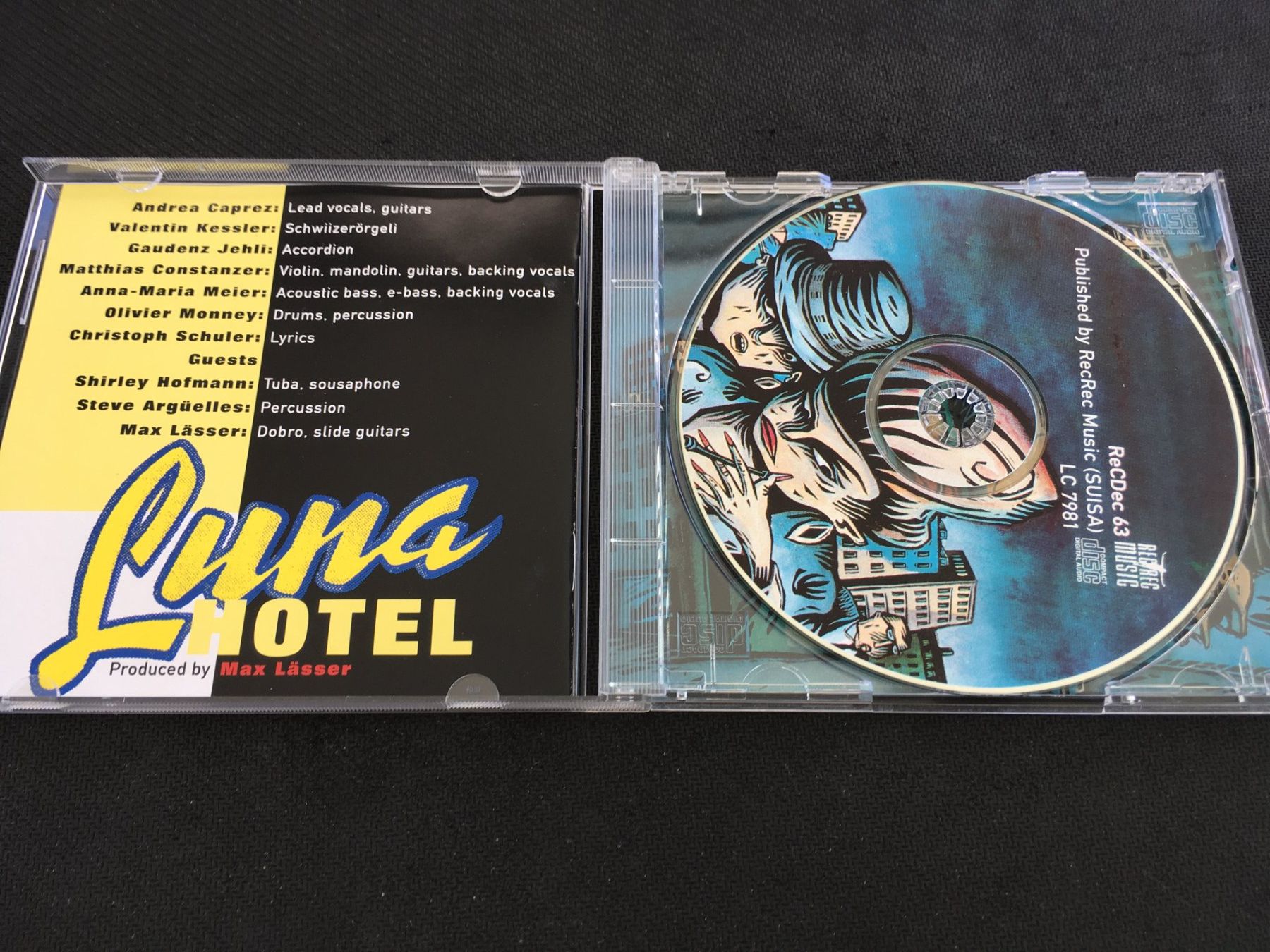 CD: Luna Hotel - Jellyfish Kiss -CD- – Usato da St.Gallen venduto da MedienJoe 1