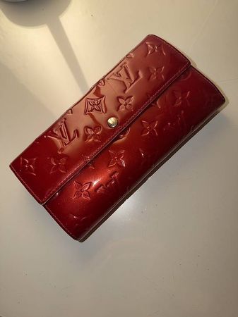 Louis Vuitton Monogram Sarah Vernis Wallet