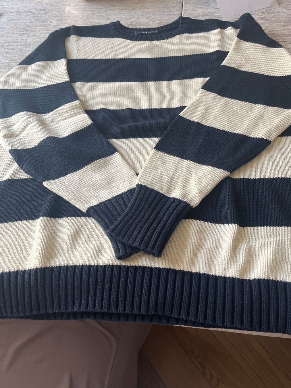 Brandy Melville Pullover & Sweatshirts: Brandy Melville oversize cotton pullover – Gebraucht aus Rüschlikon von ant_5v7g 2