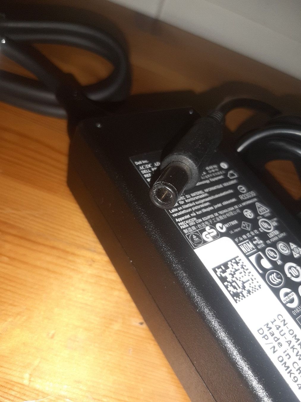 Dell Ladegerät: Dell 19.5V---4.62A – Gebraucht aus zürich von R-N-J 1