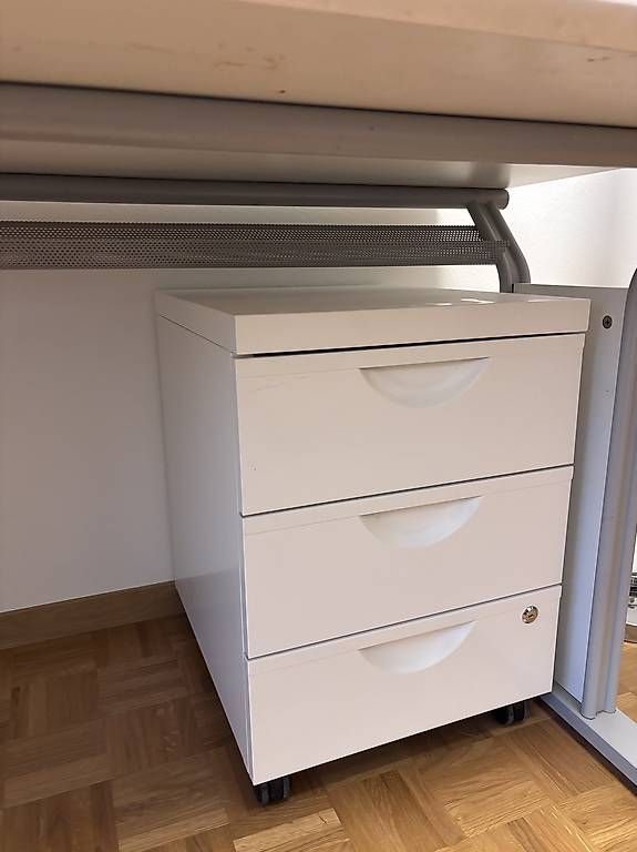 Bureaux: Bürotisch & Rollcontainer – D'occasion à Winterthur par ale_x2ch 3