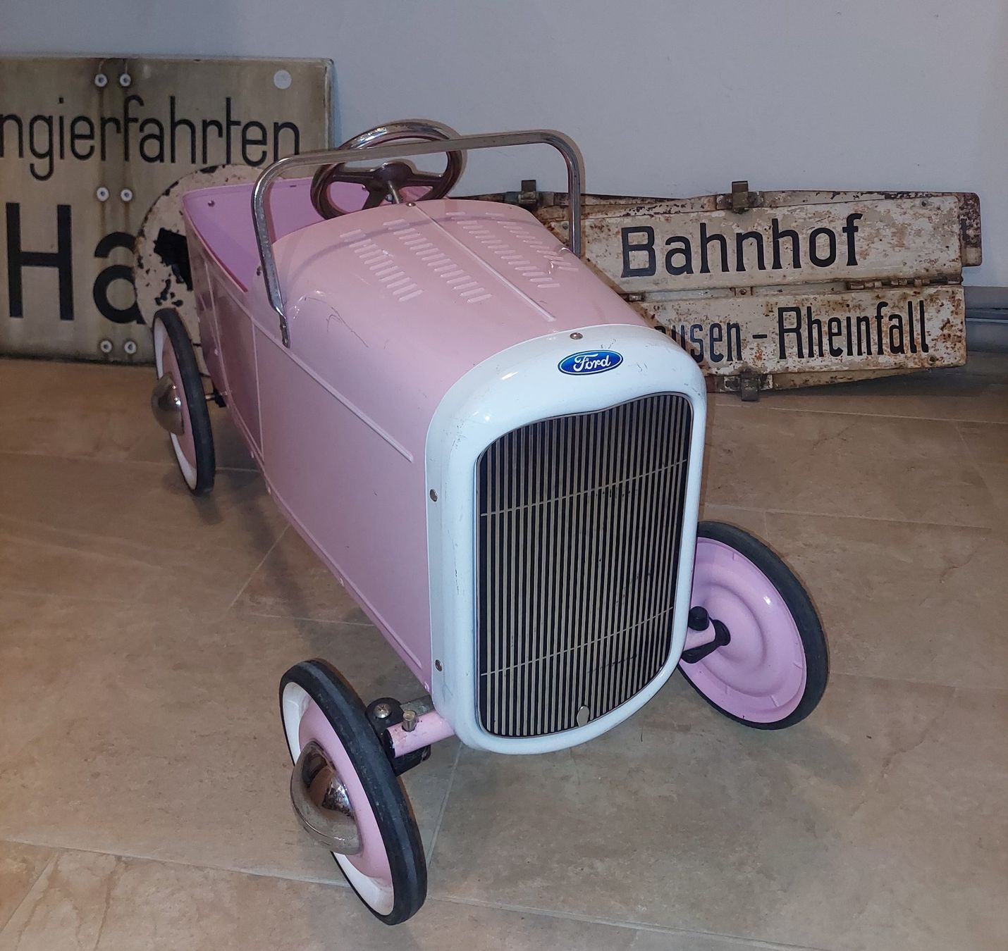 Véhicules pour enfants: Tretauto Ford – D'occasion à Siblingen par rantiques