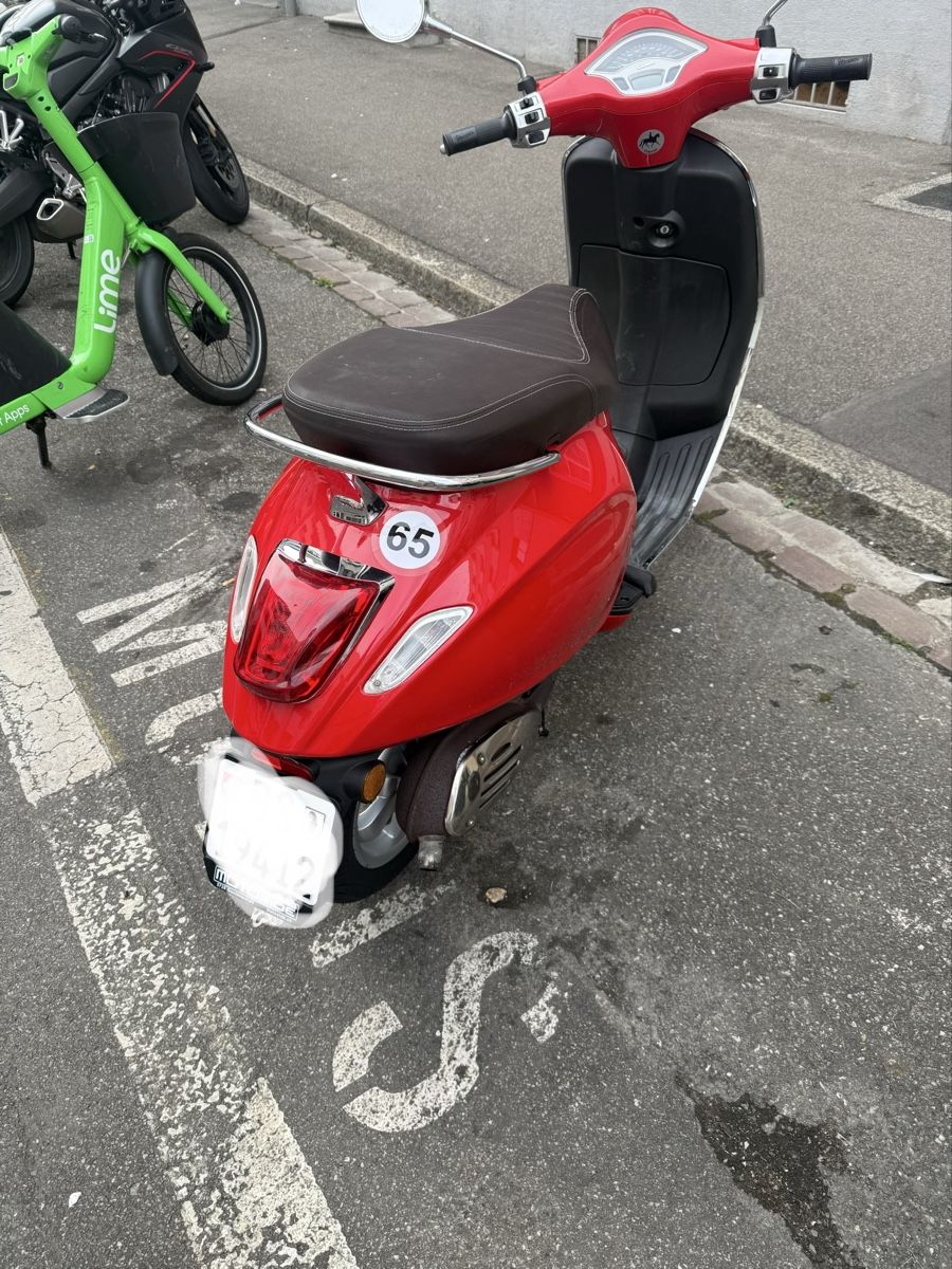 Vespa Scooters: Vespa primavera 50cc – D'occasion à Basel par fma_65qm 1