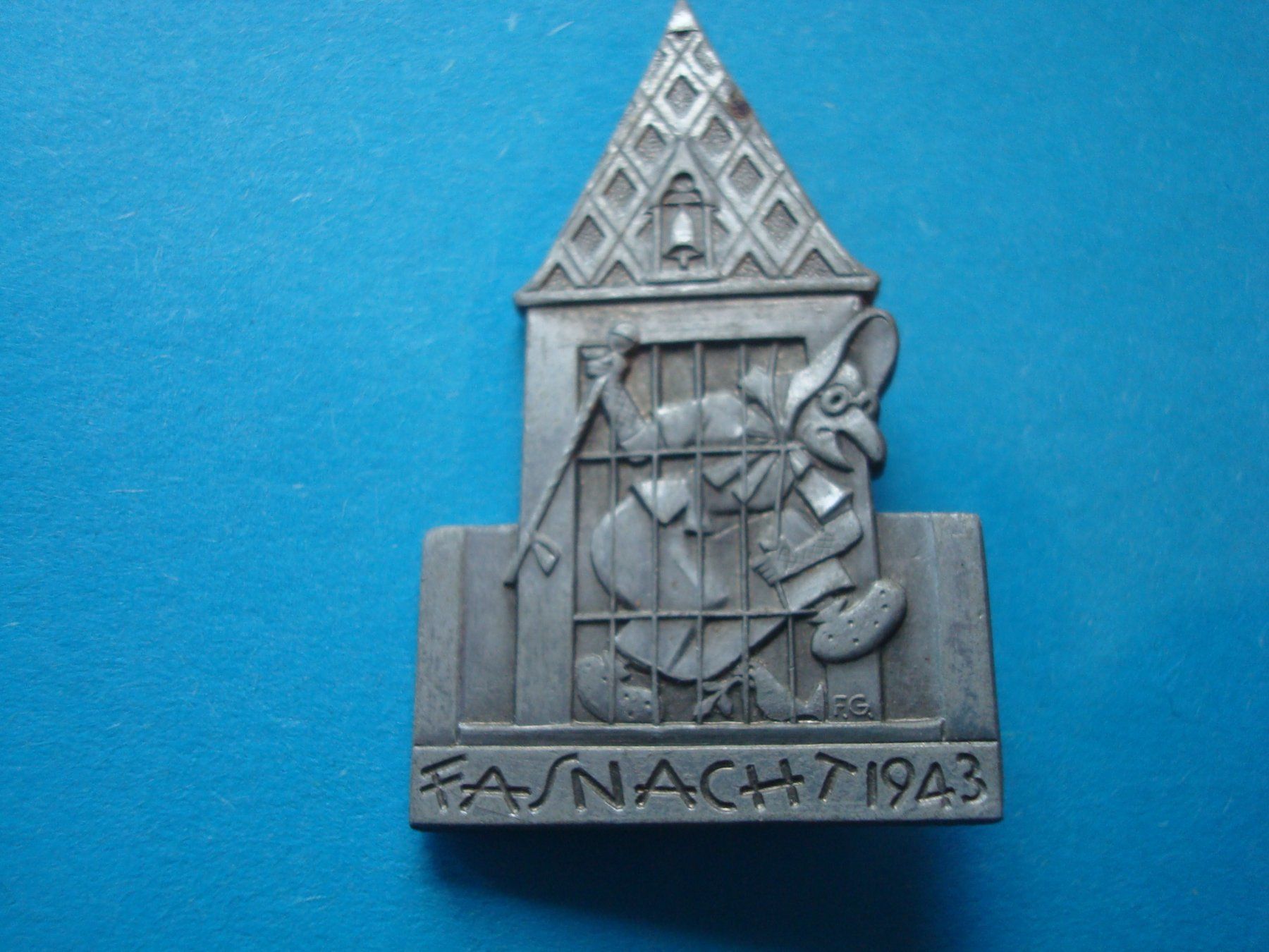 Placchette & Badge: Plakette 1943 Zink – Usato da Riehen venduto da Baerewaegli