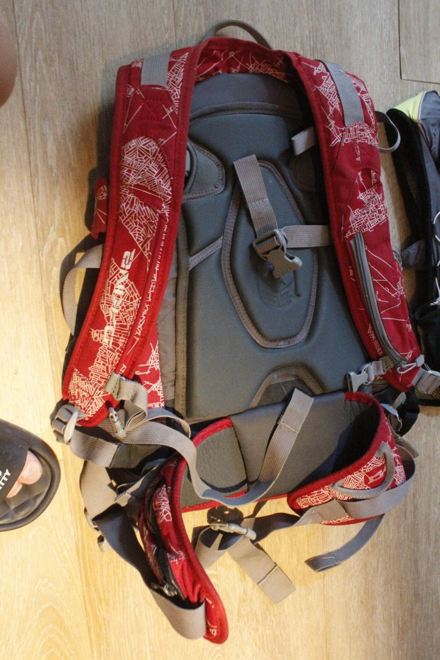 Dakine Rucksäcke: Sac à dos DAKINE Helipro + – Defekt aus Travers von ColibriRoseOrange 2
