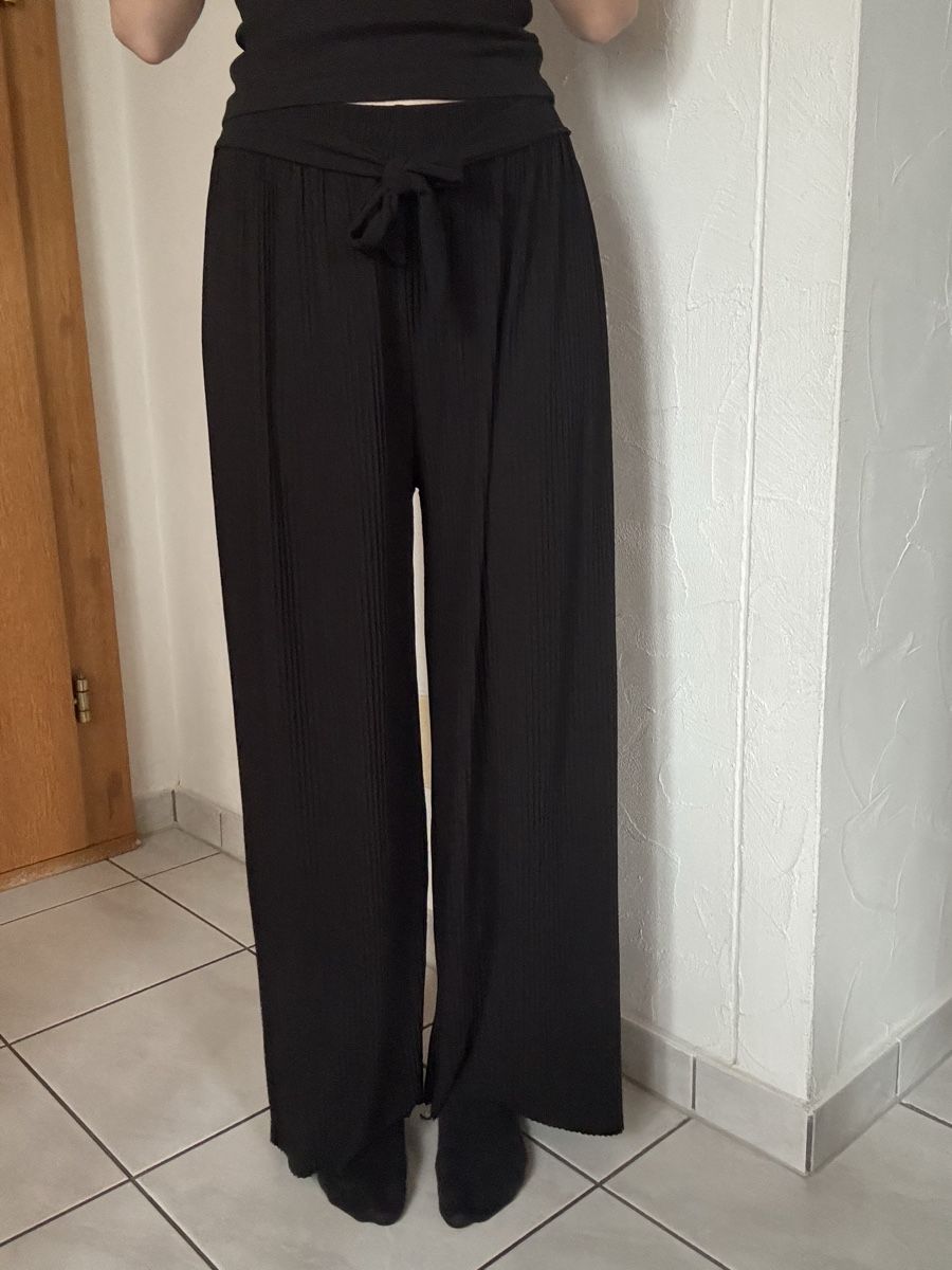 Pantaloni: Schwarze Sommerhose – Nuovo (secondo la descrizione) da Hergiswil NW venduto da kaufe_bei_kaufmann